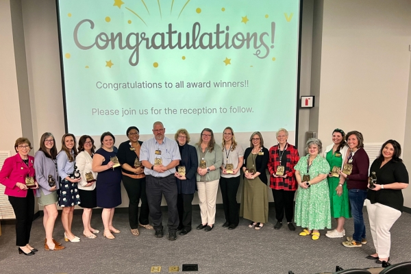 School of Nursing celebrates successful academic year, gives out 17 awards